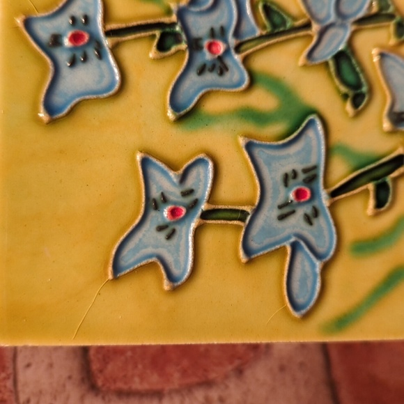 Beautiful and unique 6" blue floral handpainted tile/trivet - Picture 5 of 6